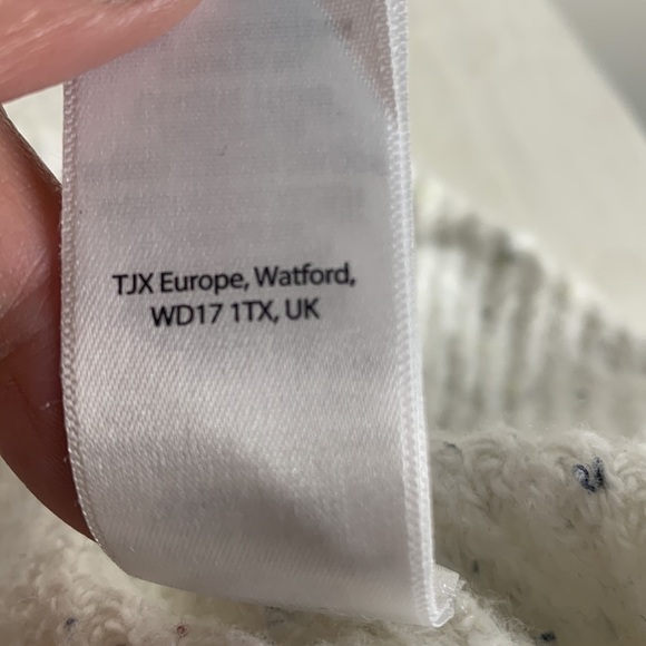 T24 Yet Again white Cowl neck sweater with asymmetrical large brown buttons - Picture 8 of 11